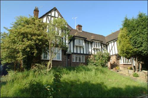 043-45 Lyttelton Road
